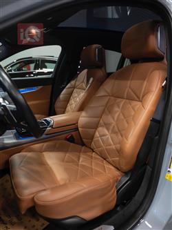 بي ام دبليو الفئة 7